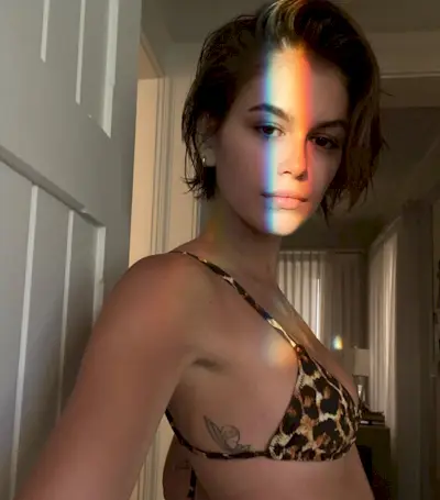 celebrity-bikini-trends-2020-284737-1578599962512-image