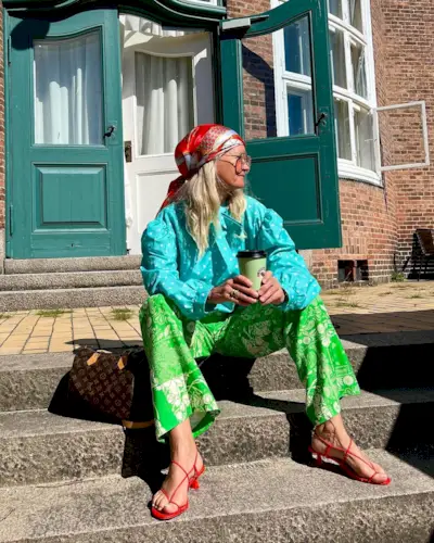 how-to-dress-in-your-40s-301678-1685704657990-main