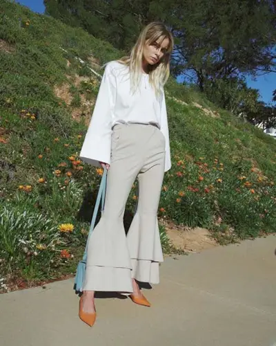 beige-pant-outfits-for-summer-259759-1528317634705-image