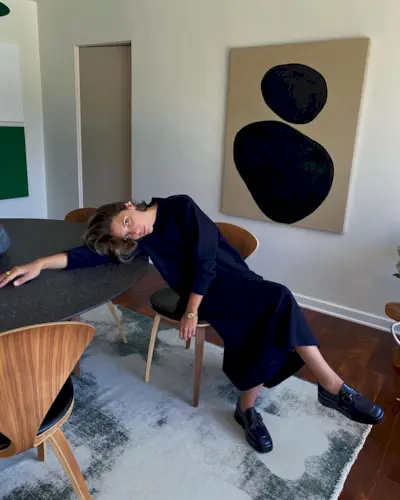 what-color-shoes-to-wear-with-a-navy-dress-255968-1704317005449-main