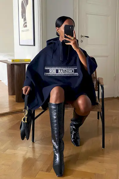 what-color-shoes-to-wear-with-a-navy-dress-255968-1704312290427-main