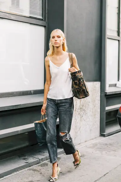 what-to-wear-with-black-ripped-jeans-241745-1510605126194-image
