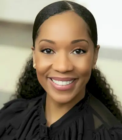 dermatologist-recommended-makeup-products-297857-1644603236341-main