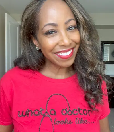 dermatologist-recommended-makeup-products-297857-1644603193725-main