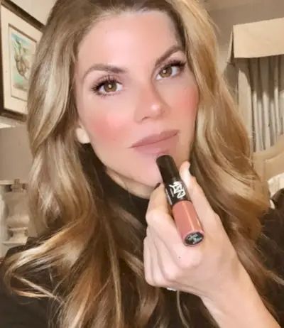 dermatologist-recommended-makeup-products-297857-1644603221407-main