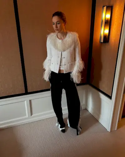 An image of @camillecharriere wearing a classic 90s trend.