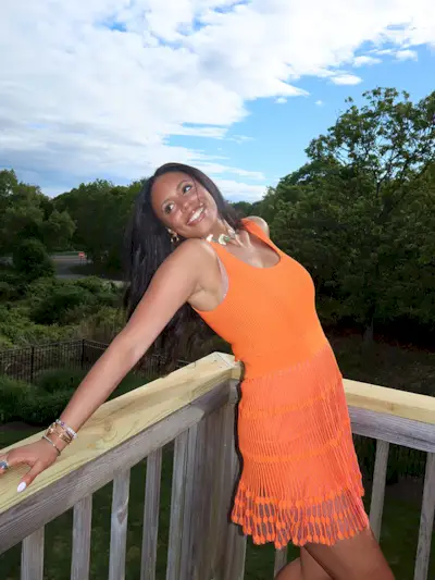 Sierra Mayhew wearing a Hamptons outfit.