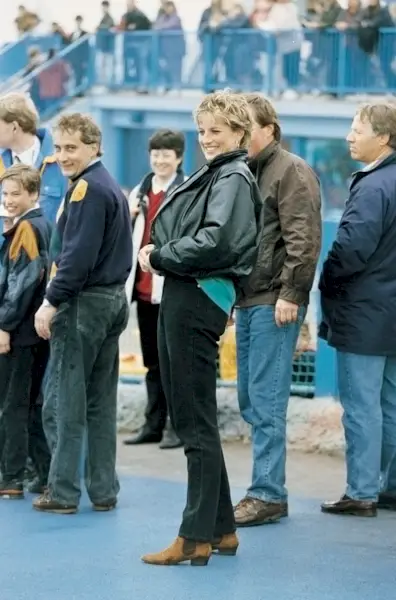 90s-jean-trends-268974-1538418431155-main