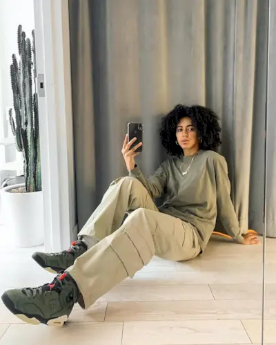 khaki-pant-outfits-285265-1580498700941-main