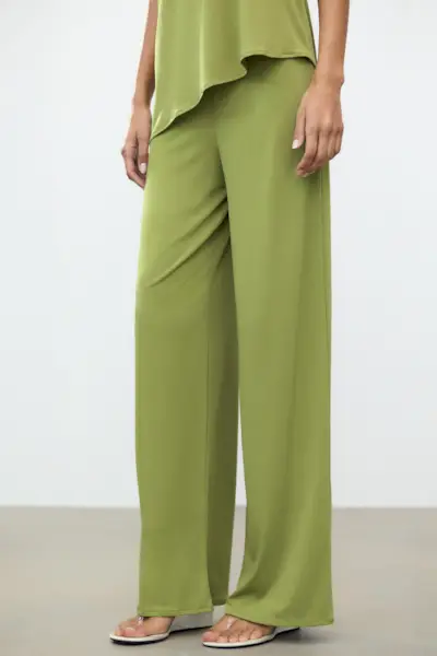 Flowing Wide-Leg Trousers
