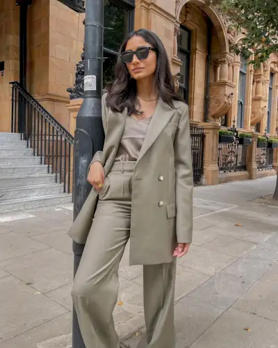 classic-british-outfits-302976-1665565920677-image