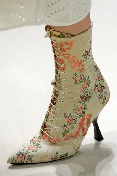 popular-designer-boots-for-fall-281359-1563780946723-image