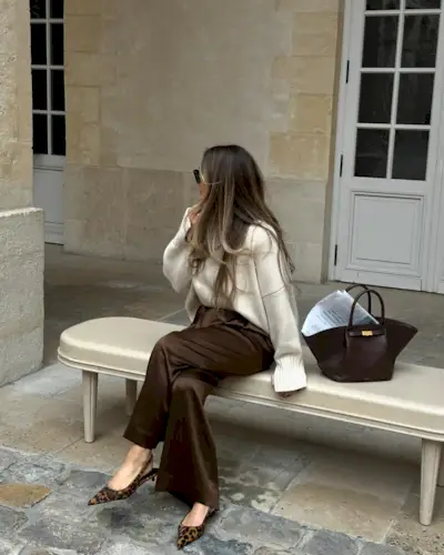 An image of a brown trouser outfit on @oliviafaeh.