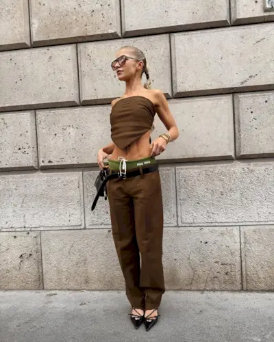 An image of a brown trouser outfit on @carodaur.