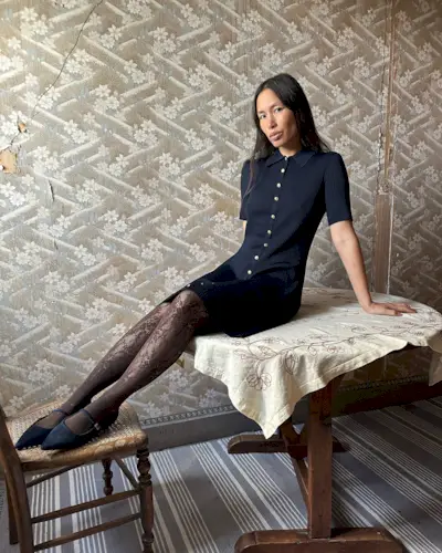 An image of @vikilefevre wearing the best ballet flats with straps.