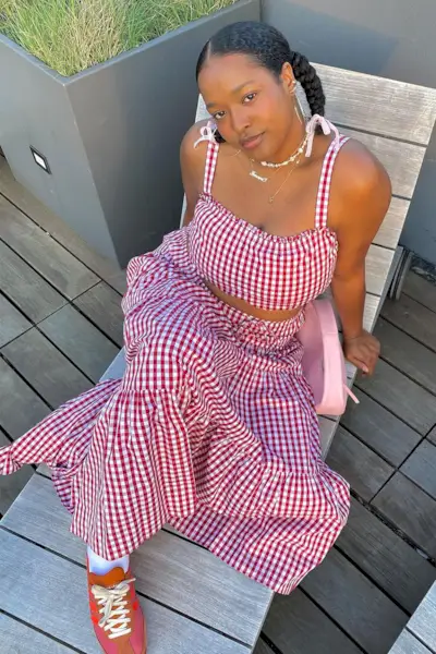 what-to-wear-to-a-house-party-239884-1623728877109-image