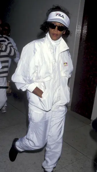 90s-fashion-234799-1567428492096-image