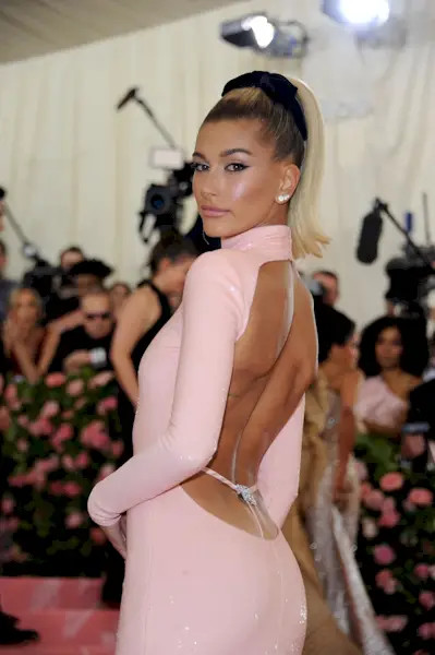 whale-tail-thong-trend-284817-1578810153108-main