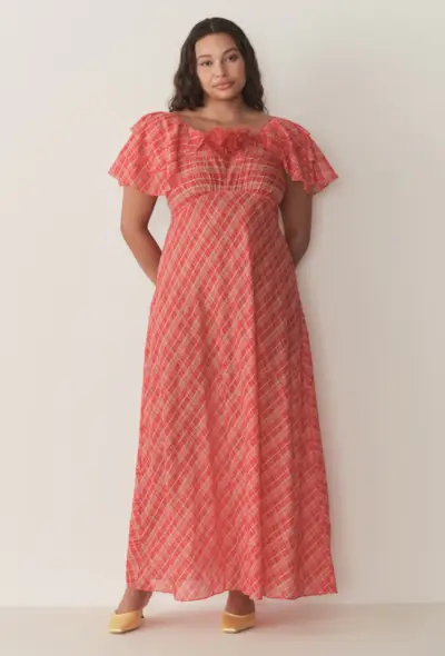 An image of @nnennaechem showing what the clean girl aesthetic looks like in 2025.