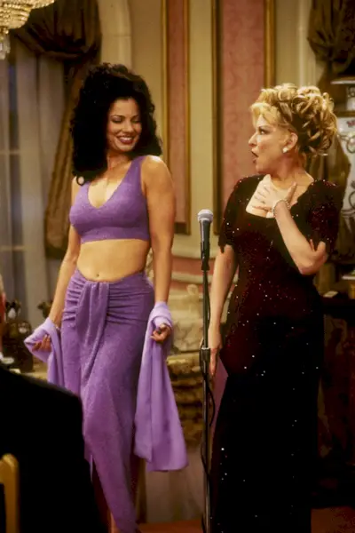 most-stylish-90s-tv-shows-260417-1529090441596-image