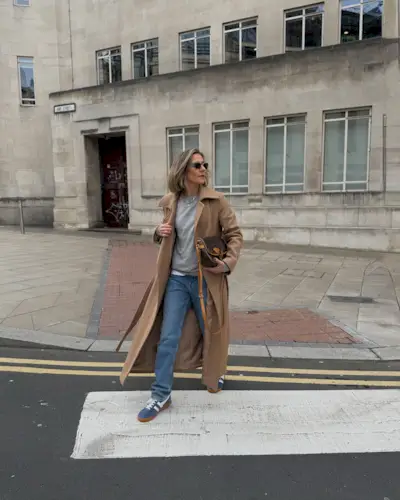 Influencer wears Gola trainers