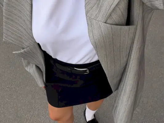 woman wearing fall loafer outfit idea 2025