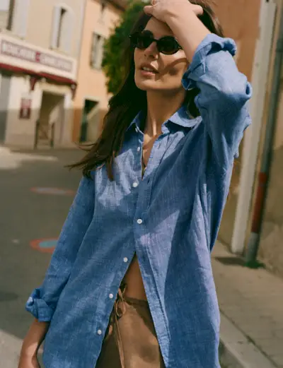 Elegant Summer Style: @iliridakrasniqi wears a light yellow basque waistline dress