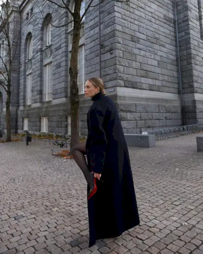 how-to-walk-in-heels-128042-1651227565265-main