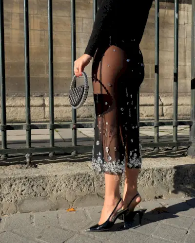 how-to-walk-in-heels-128042-1651227530949-main