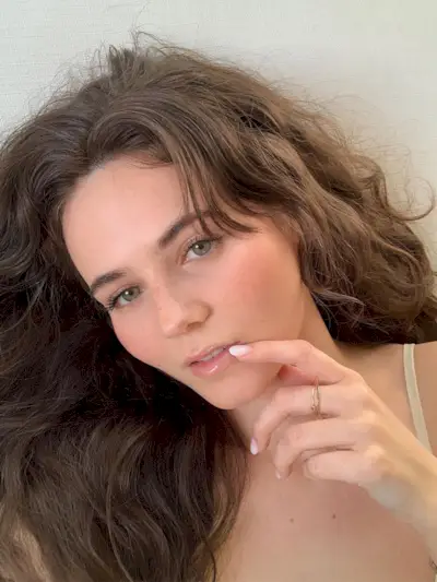 coquette-makeup-trend-305856-1677813727436-main