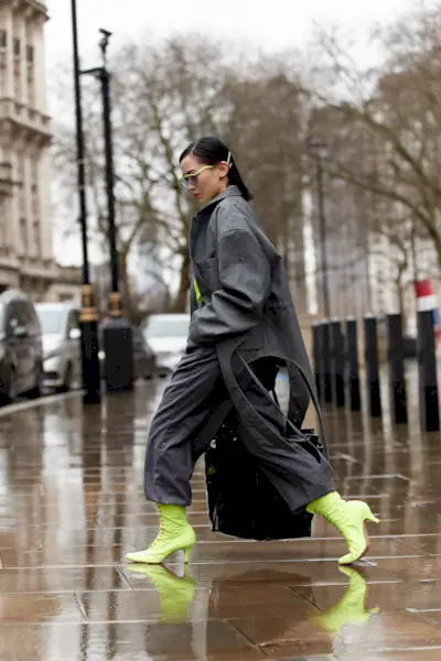 ways-to-wear-cropped-pants-with-booties-247026-1594312782629-main