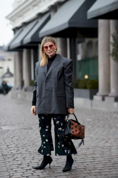 ways-to-wear-cropped-pants-with-booties-247026-1594312886152-main