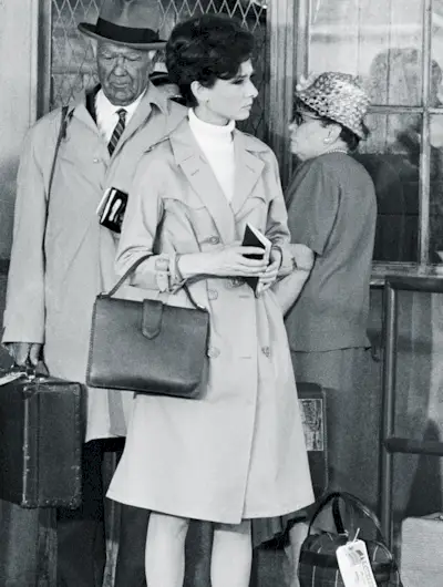 audrey-hepburn-style-get-her-look-2014-128959-1512575541289-image