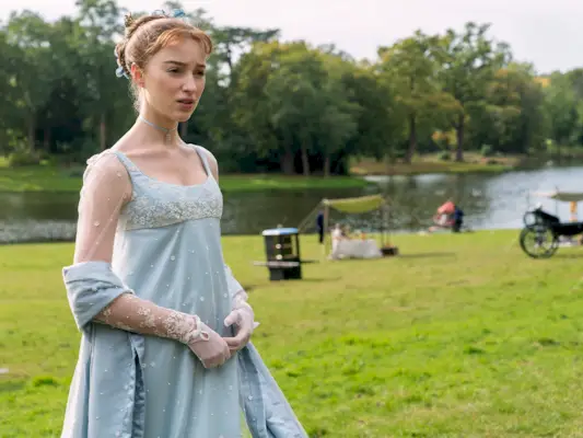 daphne-bridgerton-inspired-fashion-291014-1610147893972-main