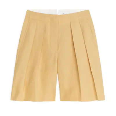 Arket + Cotton Pleated Shorts