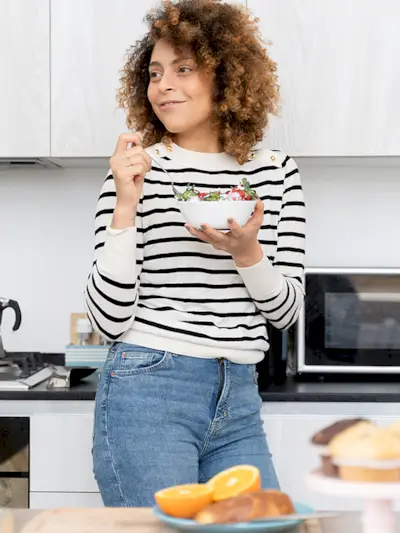 health-benefits-of-kombucha-289232-1600739913579-main